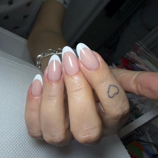 Sneža Nails #beograd Izlivanje noktiju Korekcija noktiju salonski rad - L dužina