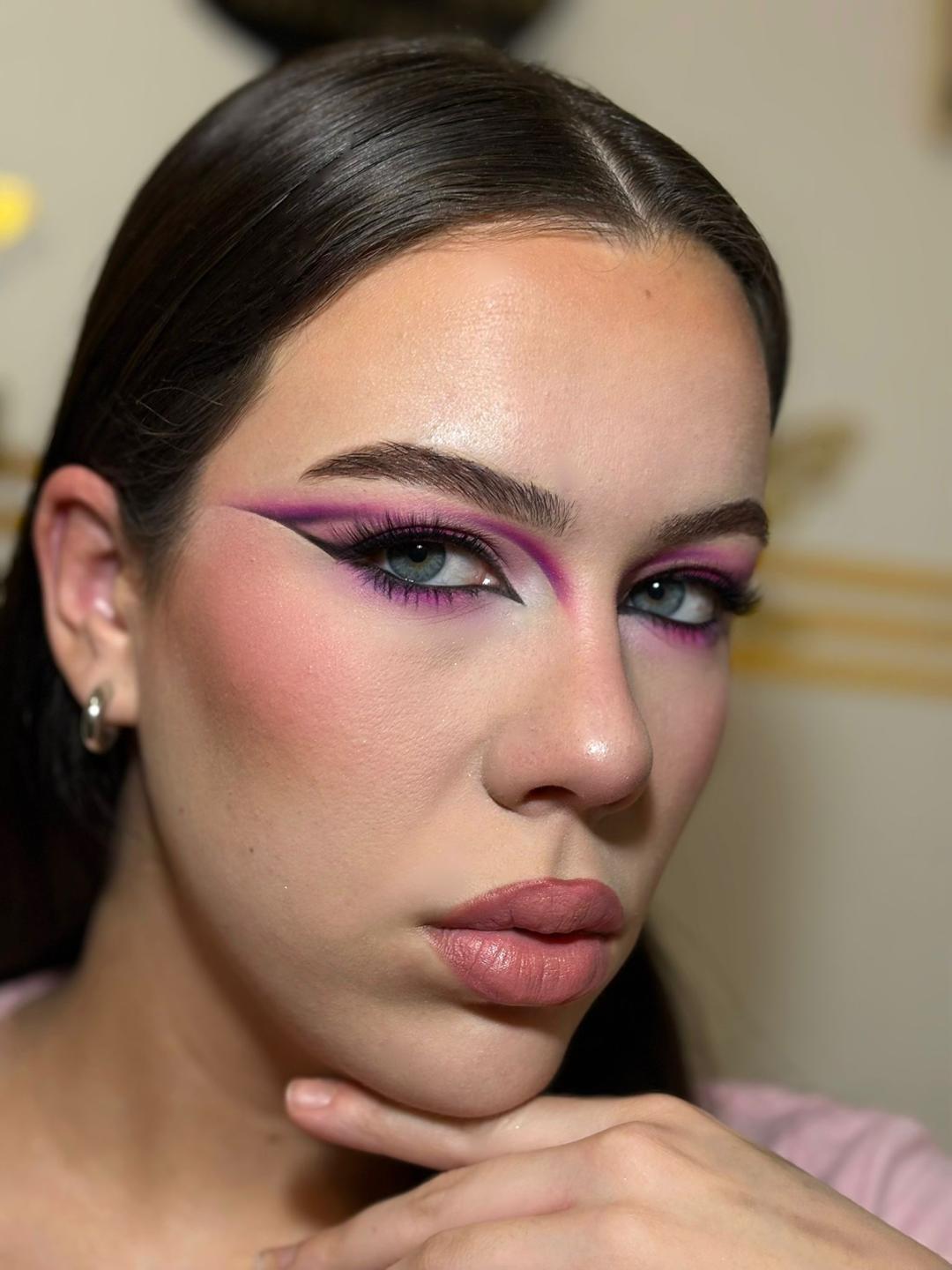 Scensko šminkanje - Varnelli Studio, Beograd Make-up / šminkanje Lice Make-up / šminkanje, Beograd, Vračar, Čubura, Crveni krst