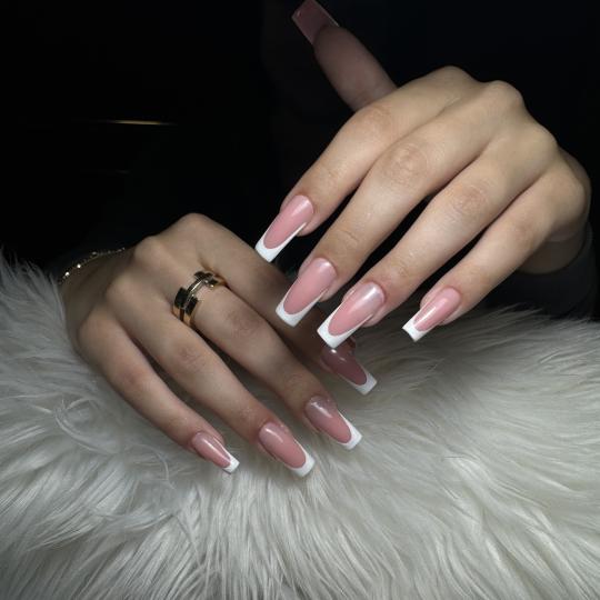 Elle beauty center #novisad Izlivanje noktiju Izlivanje noktiju - L dužina