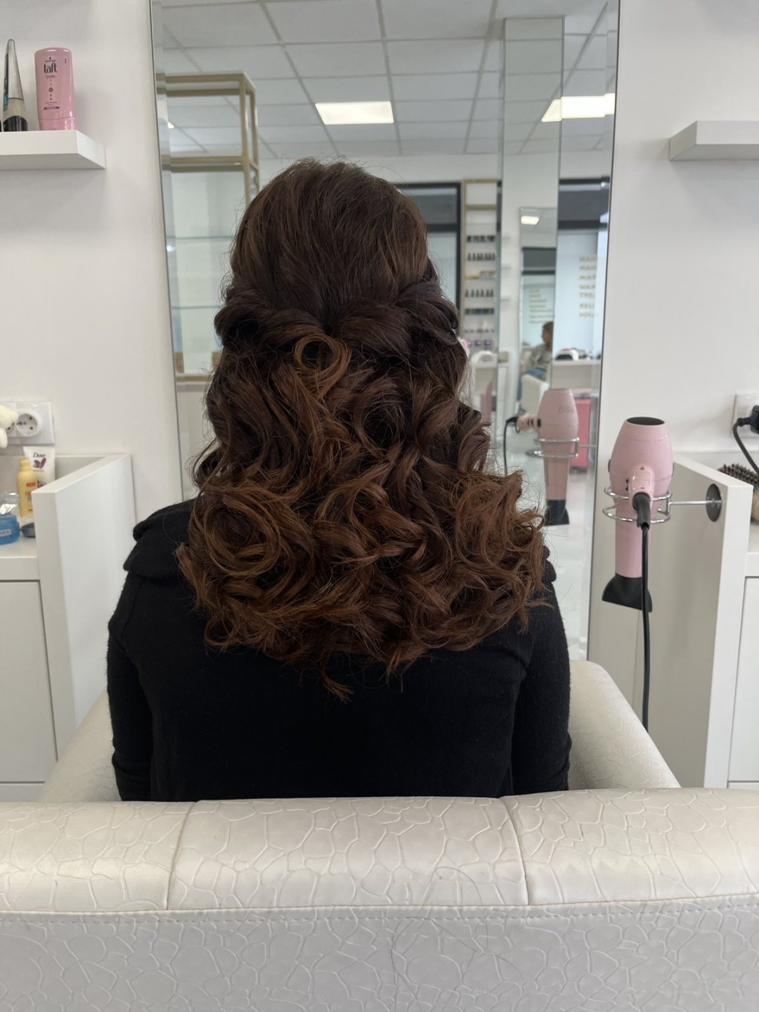 Grkinja Beauty Studio #krusevac Svečane i frizure za svadbu Dnevna frizura