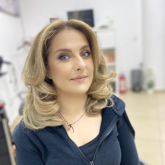 Lovely Style #beograd Make-up / šminkanje Profesionalno šminkanje + feniranje na ravno / lokne