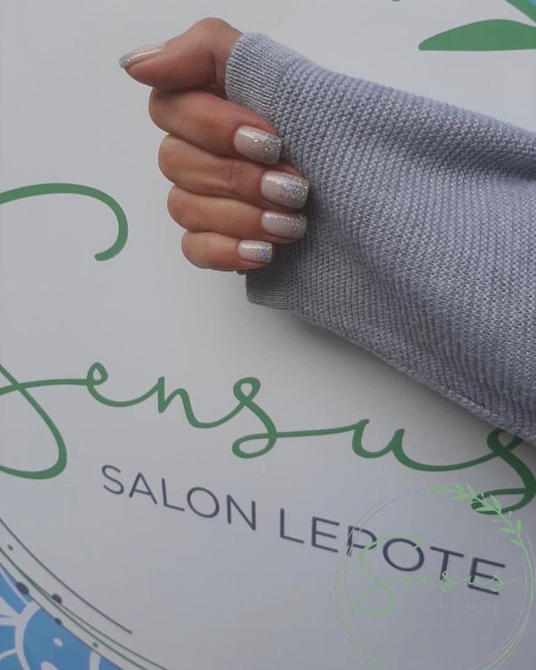 Sensus Zemun #beograd Gel lak Gel lak - ruke