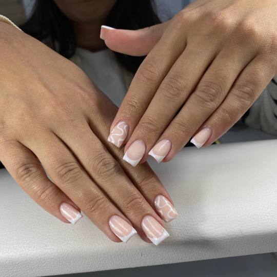 GM Beauty studio #beograd Izlivanje noktiju Izlivanje noktiju gelom - L dužina