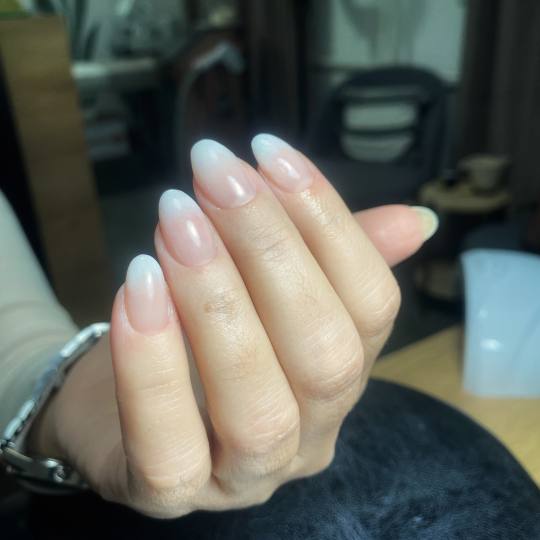 Beauty by Nevena Panić #beograd Izlivanje noktiju Korekcija izlivanja / ojačavanja noktiju gelom -
