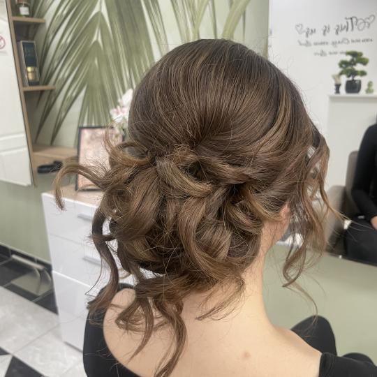 BeautyFull Studio Lepote #novisad Svečane i frizure za svadbu Svečana frizura - duga kosa Niska pu