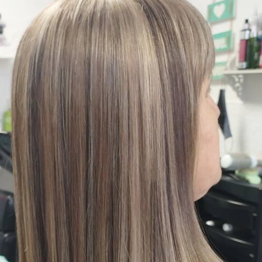 Beauty in Style DM #novisad Pramenovi Pramenovi na foliju - kosa srednje dužine Pramenovi su rađen