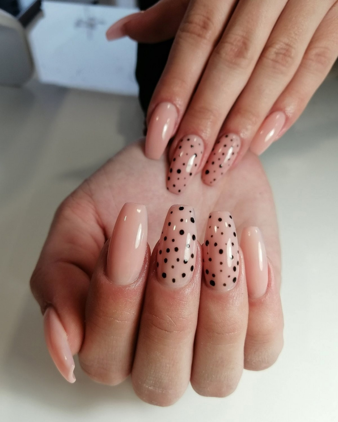 Nail office - TC BIG Rakovica #beograd Korekcija noktiju Korekcija noktiju gelom + boja - S dužina