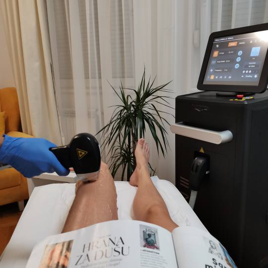 Glow beauty studio #beograd Laserska epilacija Laserska epilacija celih nogu - za dame