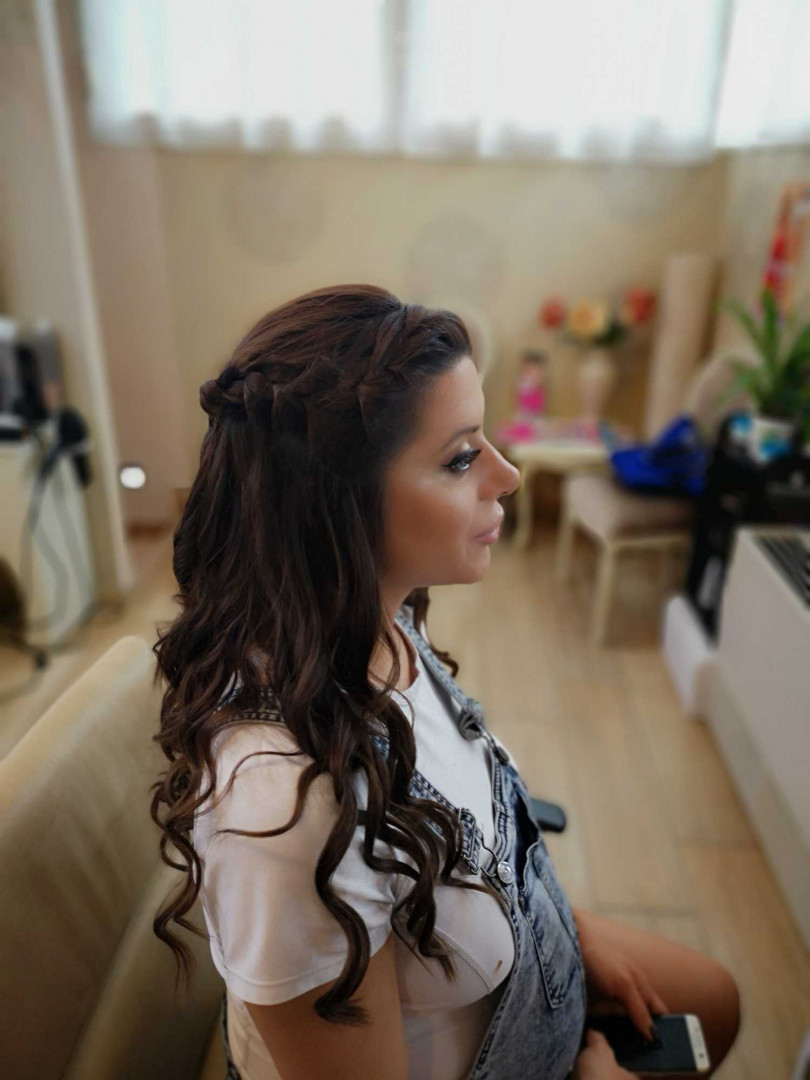 Bibi beauty centar #beograd Make-up / šminkanje Profesionalno šminkanje + svečana frizura - za maturante