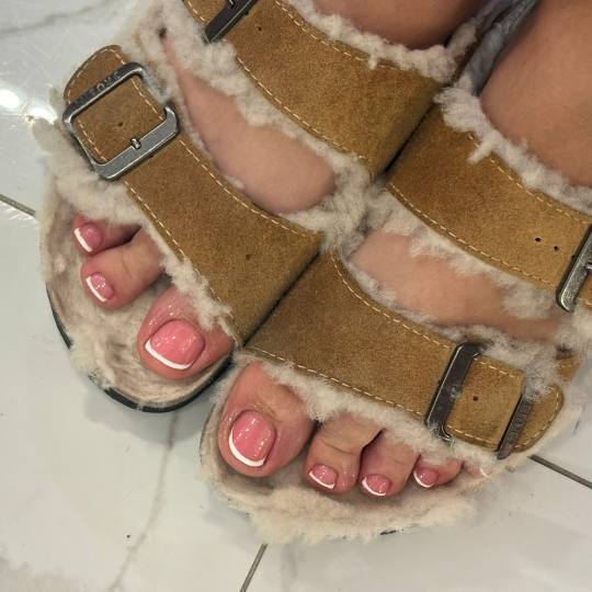 aBeauty Salon Lepote #beograd Estetski pedikir aBeauty PEDIKIR Želite li osvežiti svoj izgled i do