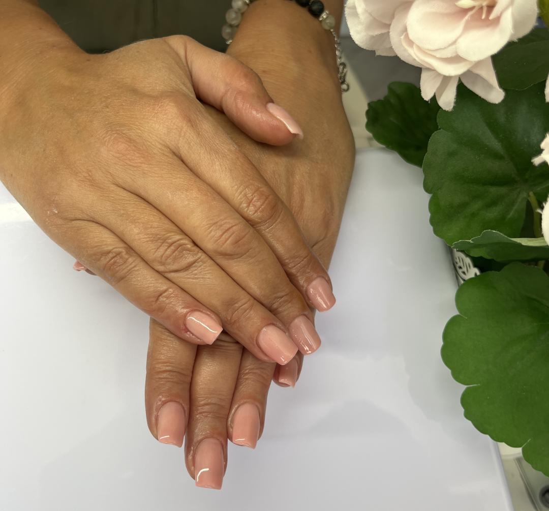 In line 1 #pancevo Izlivanje noktiju Izlivanje noktiju gelom