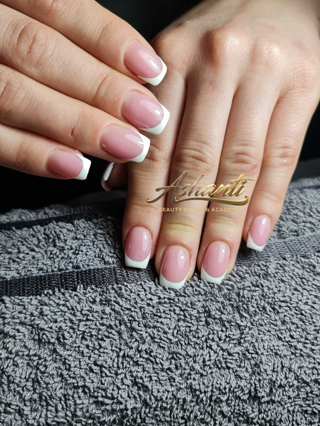Ashanti Beauty Salon & Academy #beograd Ojačavanje noktiju Ojačavanje prirodnih noktiju gelom - french