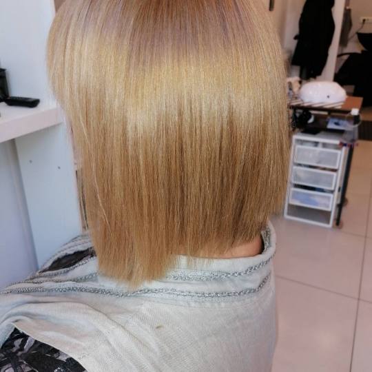 Salon Klinik #beograd Žensko šišanje Žensko šišanje - kosa srednje dužine Sisanje i feniranje