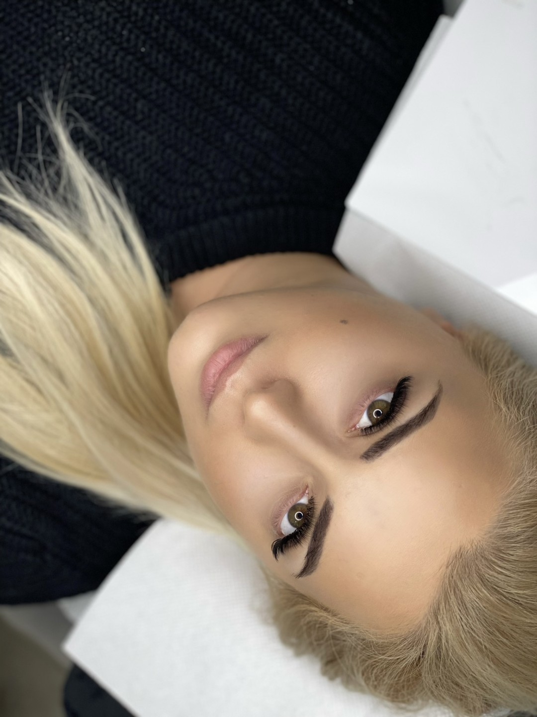 Mur beauty studio #beograd Nadogradnja trepavica Nadogradnja svilenih trepavica - ruski volumen