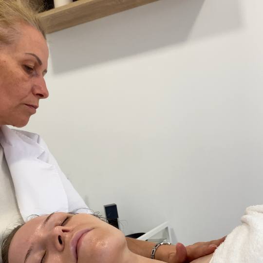 Sandra estetik studio #beograd Masaža lica Masaža lica - kozmetička Danas sam imala priliku da kl