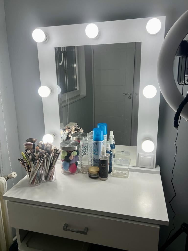 Moon Beauty Bar #beograd Make-up / šminkanje Profesionalno šminkanje + veštačke trepavice