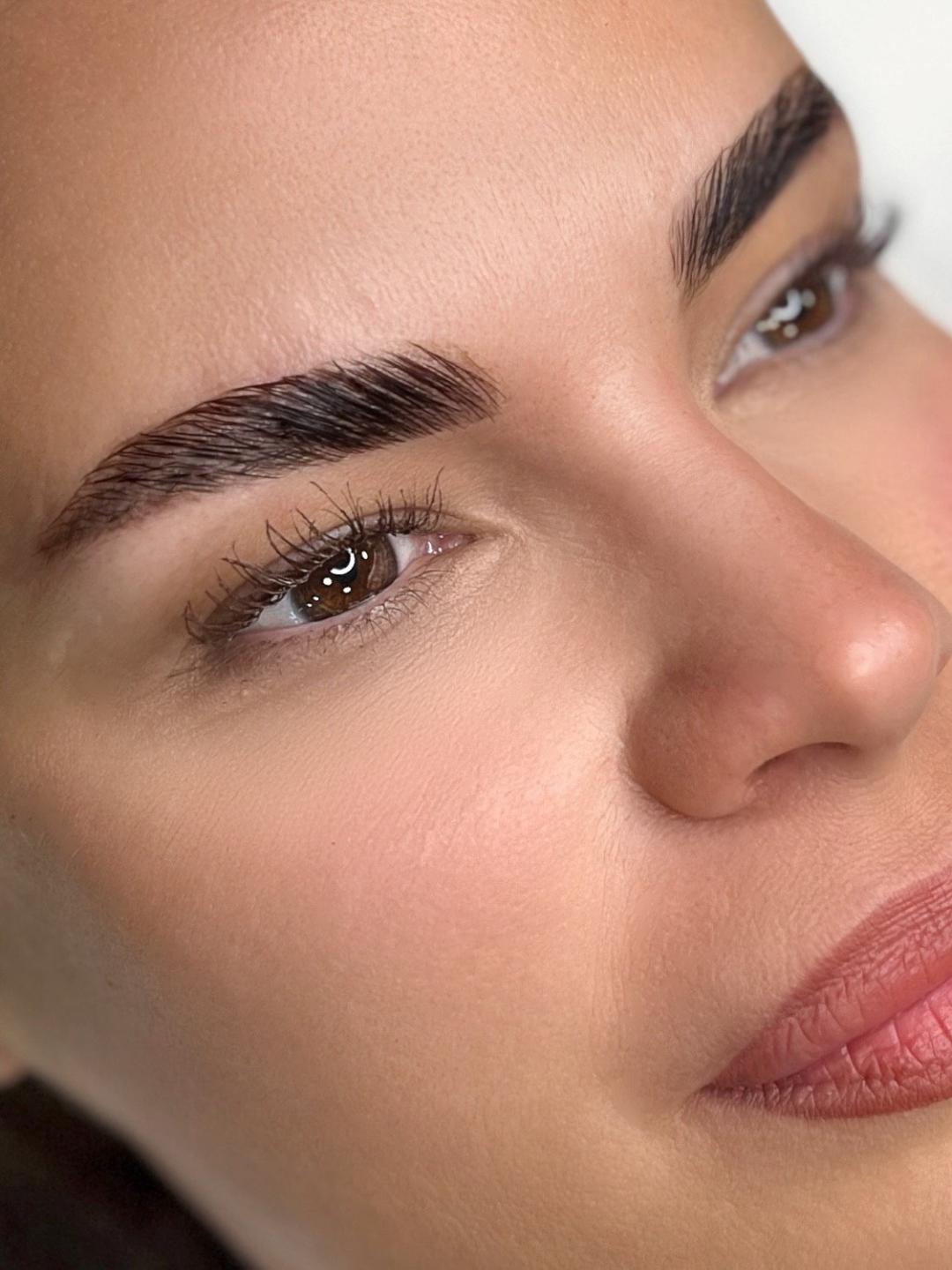 L’Avenue #beograd Obrve Brow lift - laminacija obrva sa farbanjem + botox