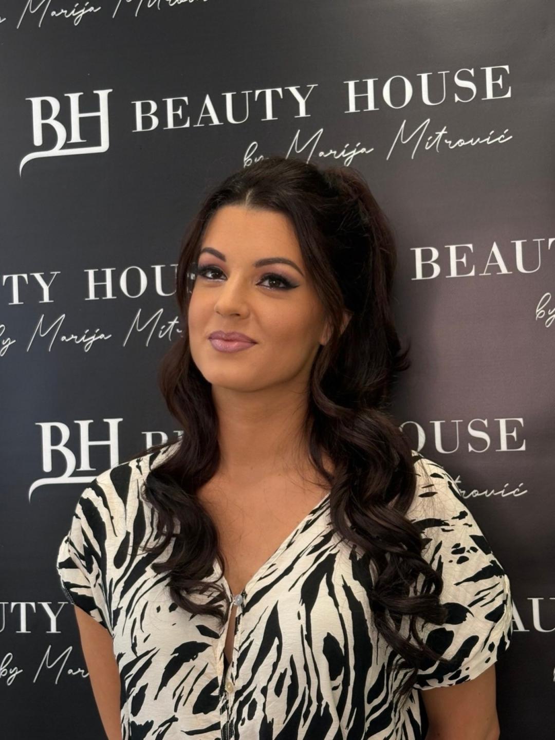 Beauty House by Marija Mitrović #nis Uvijanje, lokne i talasi Lokne na presu / kupu / figaro - ekstra duga kosa
