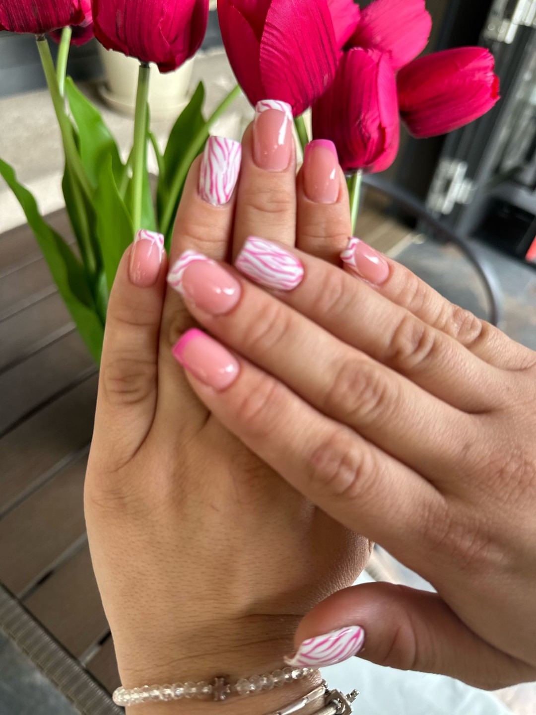 Bibi beauty centar #beograd Ukrašavanje noktiju Izlivanje noktiju + nail art