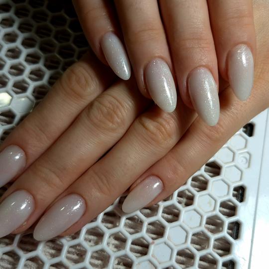 Krispy tattoo & nails usluga