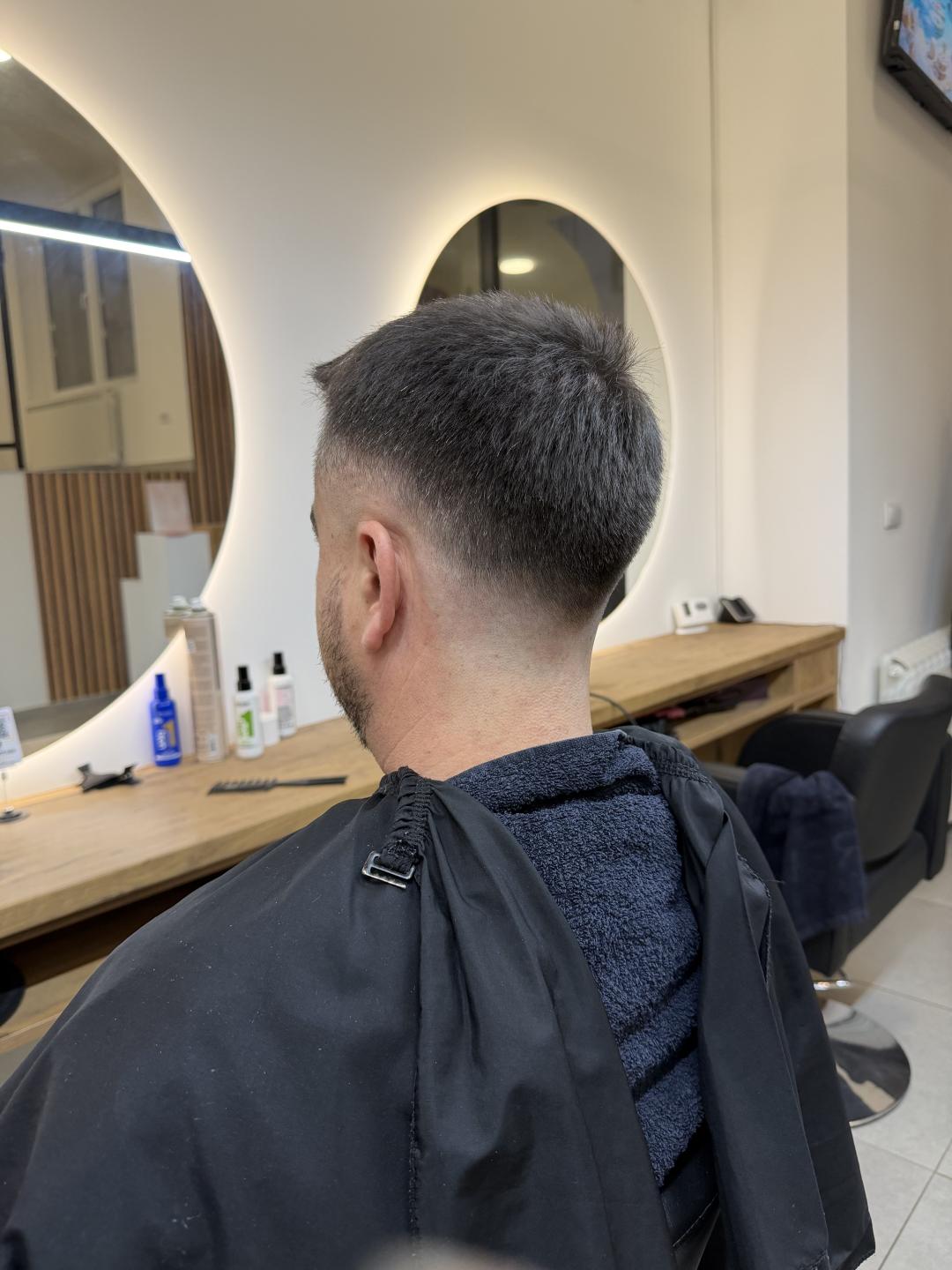 Studio Eleven Ladies&Gentlemen #beograd Muško šišanje Muško šišanje fade + pranje kose