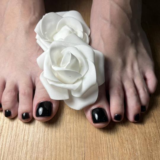 Amaya BeautyConcept #beograd Estetski pedikir Pedikir + gel lak
