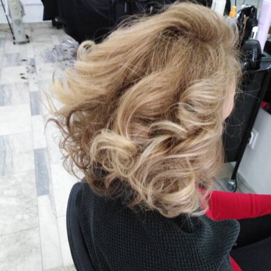 Beauty AD2BAR #beograd Feniranje i stilizovanje Feniranje na ravno - ekstra duga kosa