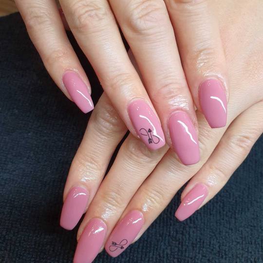 Right Beauty #beograd Izlivanje noktiju Izlivanje notkiju dužina 2