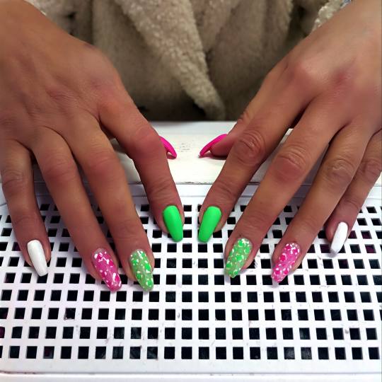 Taci nail art #beograd Korekcija noktiju Korekcija izlivanja / nadogradnje noktiju