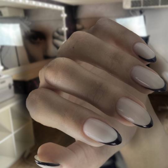 Nikita studio #beograd Izlivanje noktiju Izlivanje noktiju gelom - M dužina