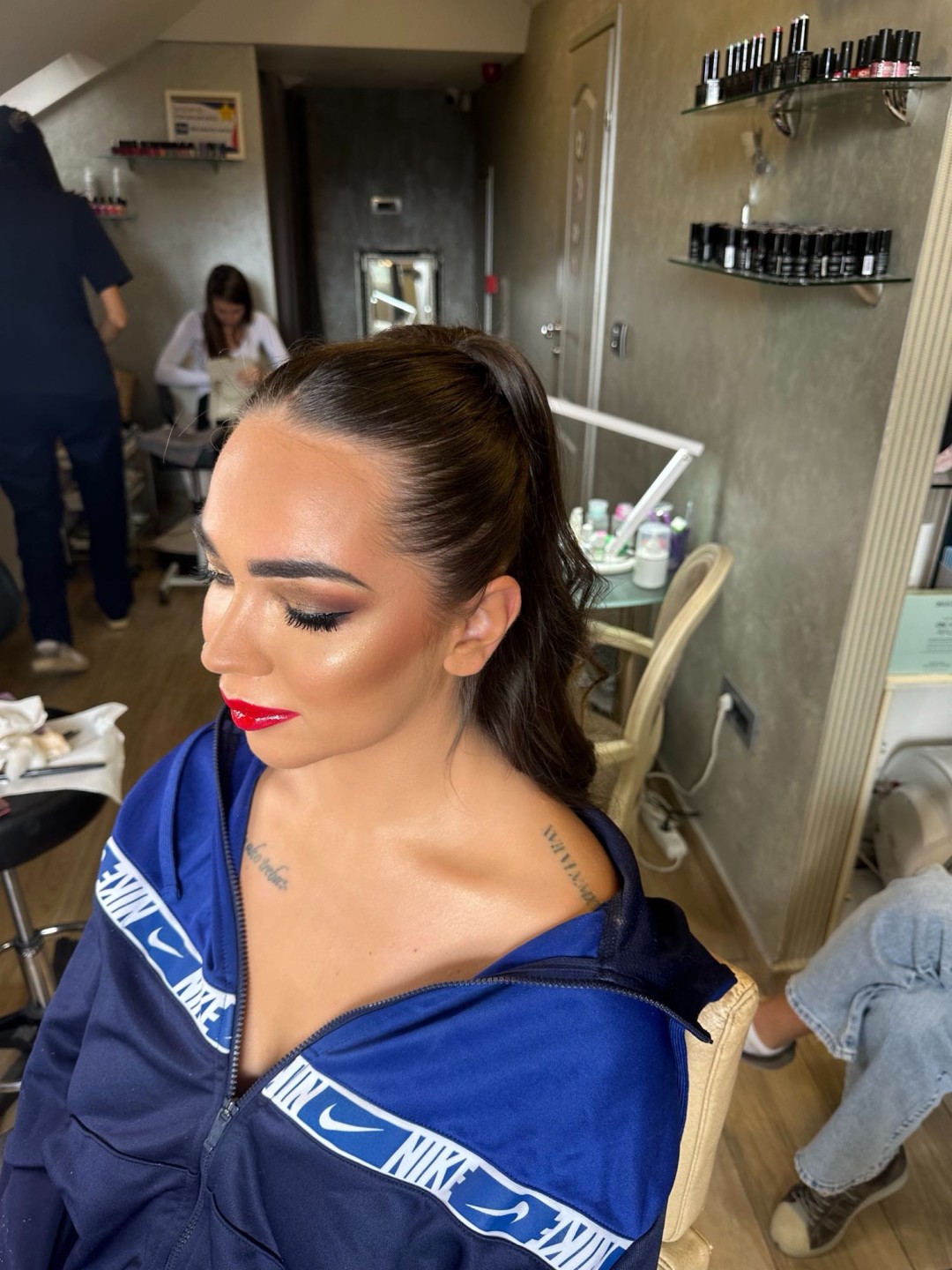 Bibi beauty centar #beograd Make-up / šminkanje Profesionalno šminkanje + veštačke trepavice + svečana frizura