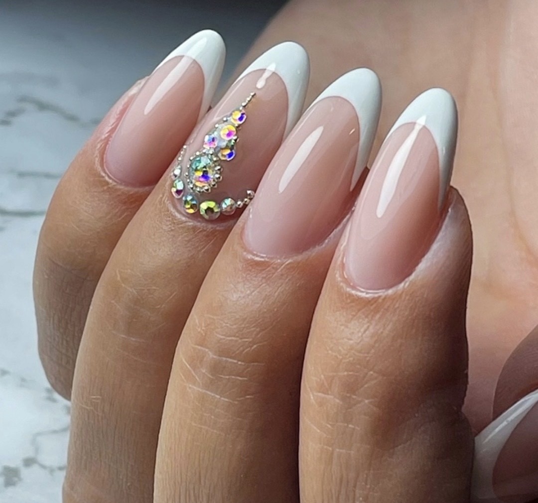 Lavish Nail and Cosmetics Lounge #beograd Lakiranje noktiju French / hrom / baby boomer - dodatak uz uslugu