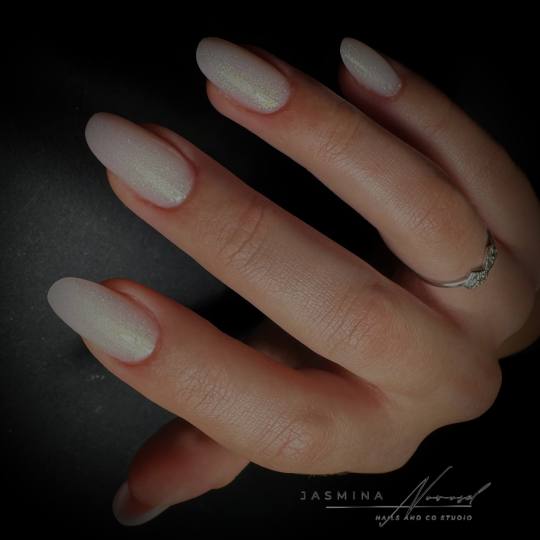 Beauty Care S&N team #novisad Izlivanje noktiju Izlivanje noktiju gelom - M dužina