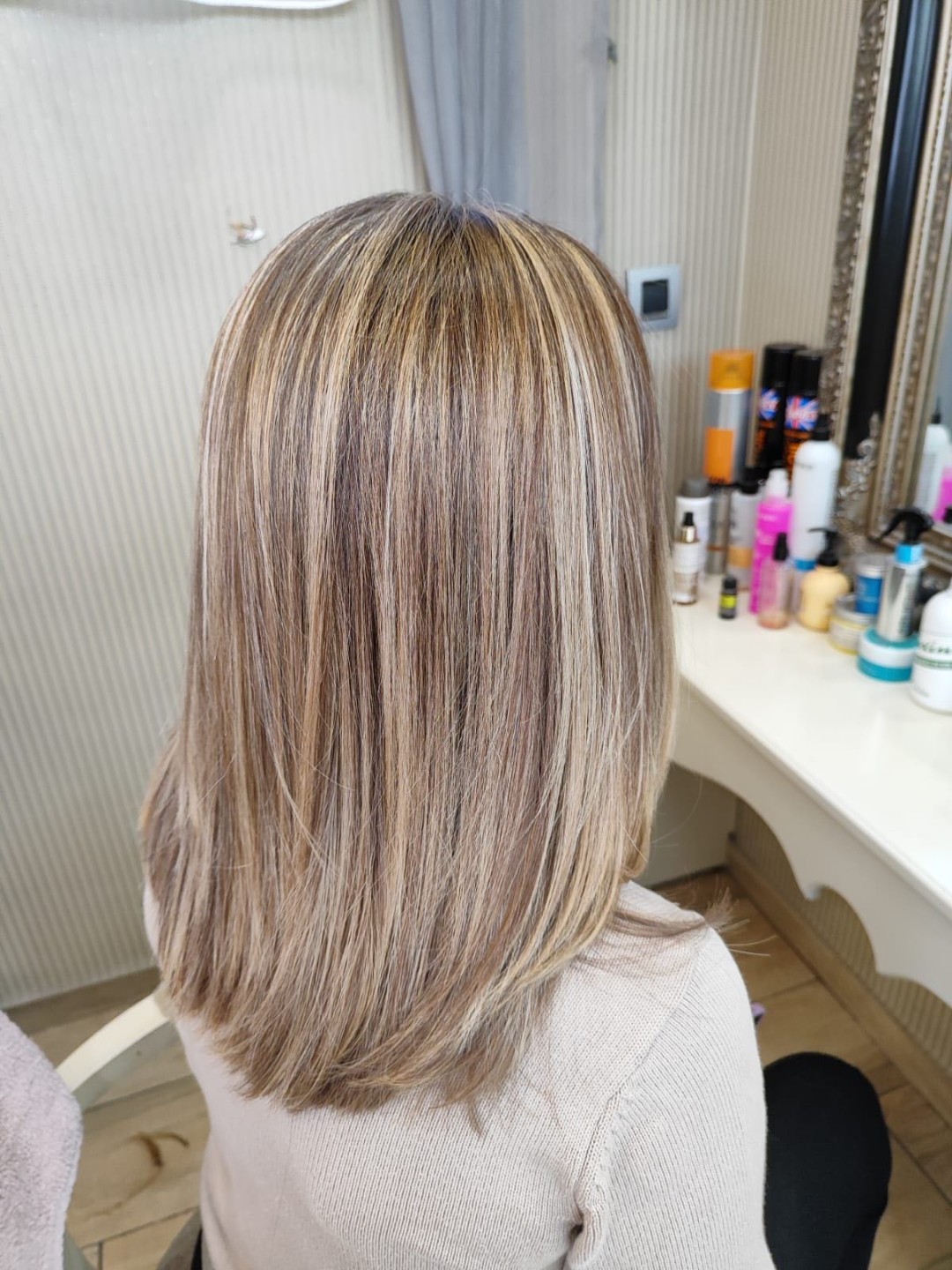 Bibi beauty centar #beograd Pramenovi Pramenovi na foliju u 1 / 2 boje / blanšem + olaplex+ preliv - duga kosa