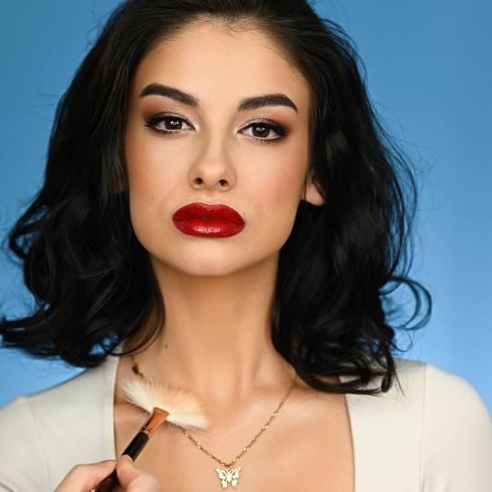 Ivana Vit #beograd Make-up / šminkanje Šminkanje za Novogodišnju noć Red lips 💄 Look koji se 