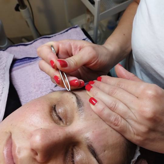 Beauty in Style DM #novisad Obrve Korekcija obrva pincetom za dame i muškarce