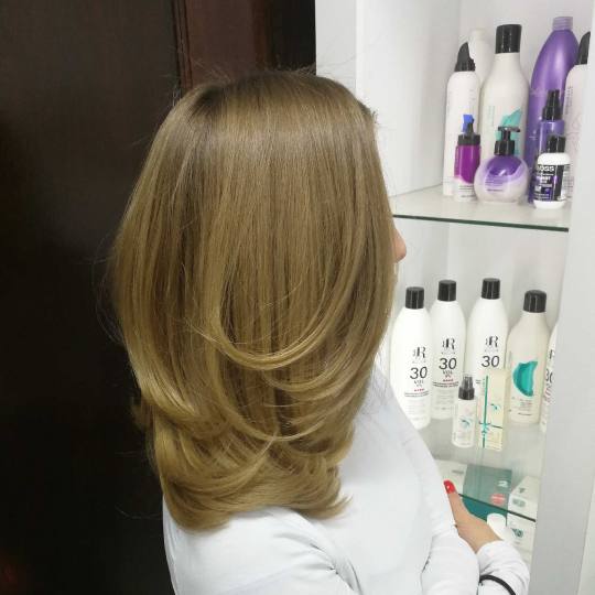 Arselez Studio #beograd Feniranje i stilizovanje sisanje Šišanje Split Enderom + Botoks + feniranj