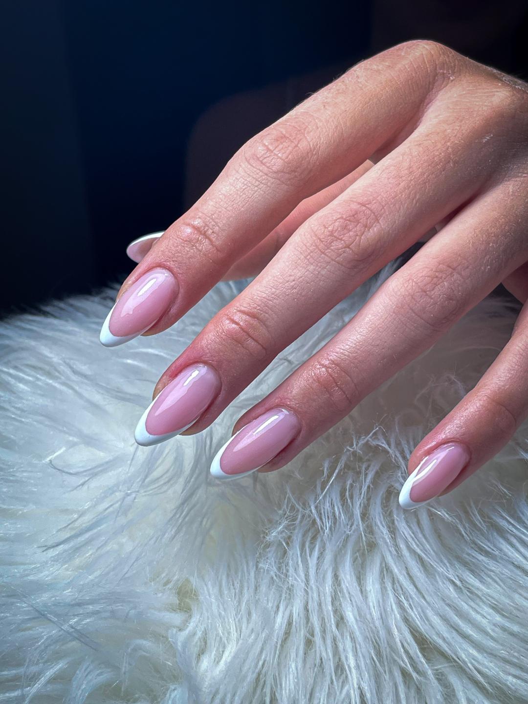 Elle beauty center #novisad Izlivanje noktiju Korekcija izlivanja noktiju gelom - M dužina