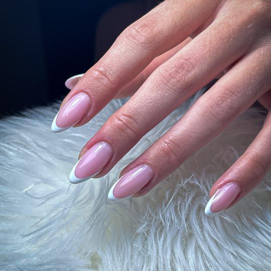 Elle beauty center #novisad Izlivanje noktiju Korekcija izlivanja noktiju gelom - M dužina