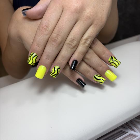 LM hair studio #beograd Izlivanje noktiju Izlivanje noktiju - L dužina
