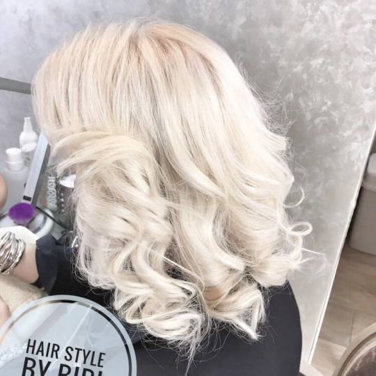 Bibi beauty centar #beograd Farbanje kose Uslužno farbanje + feniranje - srednja dužina kose hair 