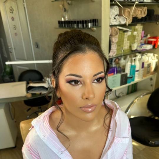 Bibi beauty centar #beograd Make-up / šminkanje Profesionalno šminkanje + veštačke trepavice + s
