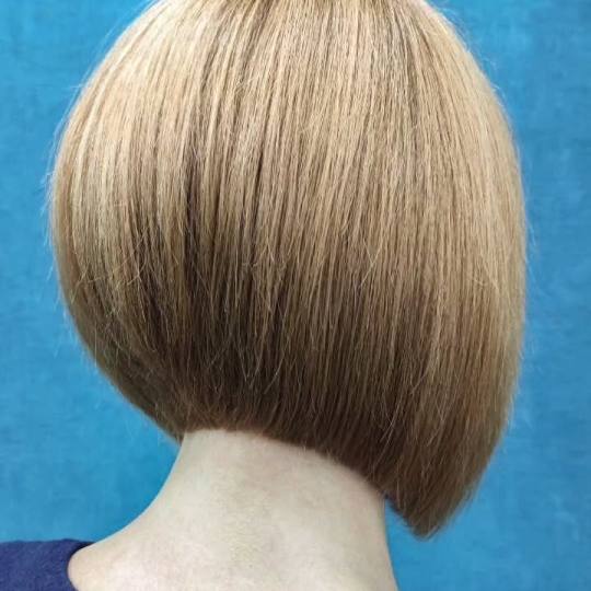 Jelena Janković #beograd Žensko šišanje Žensko šišanje sa feniranjem - SREDNJA (dužina do ra