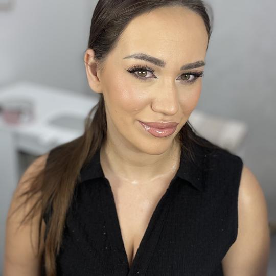 Artist Alex Studio #nis Make-up / šminkanje Profesionalno šminkanje + veštačke trepavice