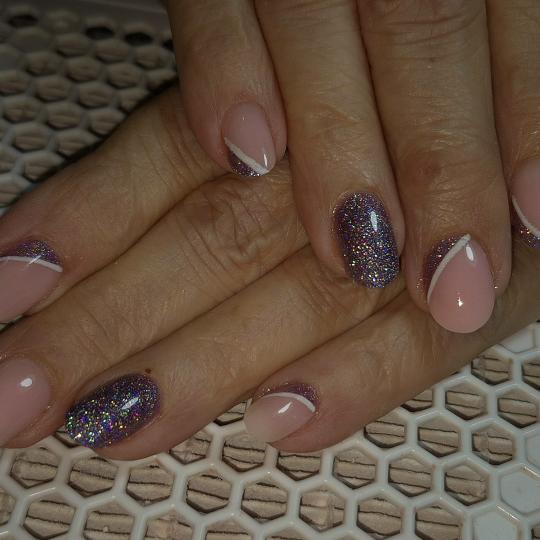Krispy tattoo & nails #beograd Izlivanje noktiju Ojačavanje noktiju gelom - S dužina Nokti Zemun