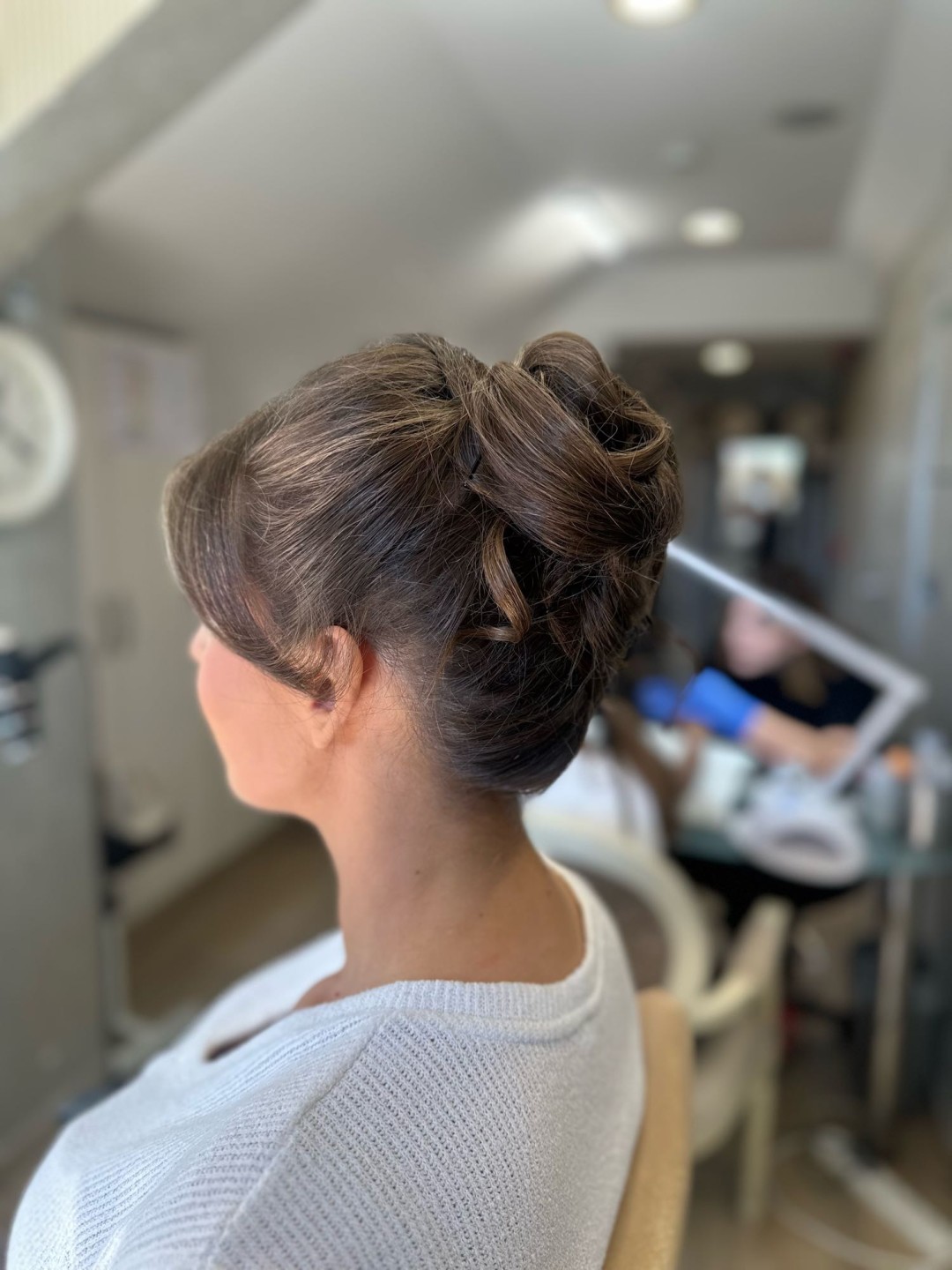 Bibi beauty centar #beograd Pletenice, kike, punđe Punđa - sve dužine kose