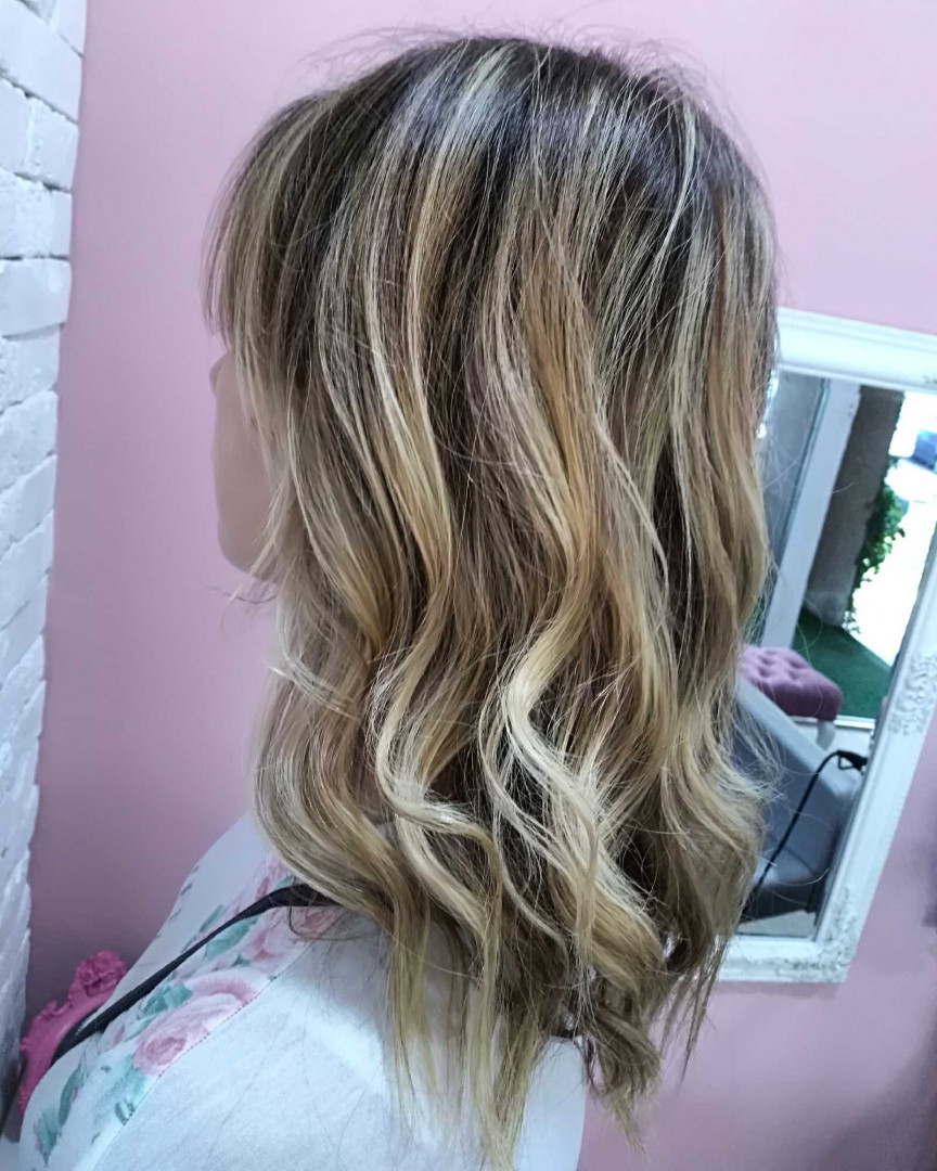 Express Beauty #beograd Feniranje i stilizovanje Lokne na presu / kupa /  figaro sa pranjem kose - kratka kosa