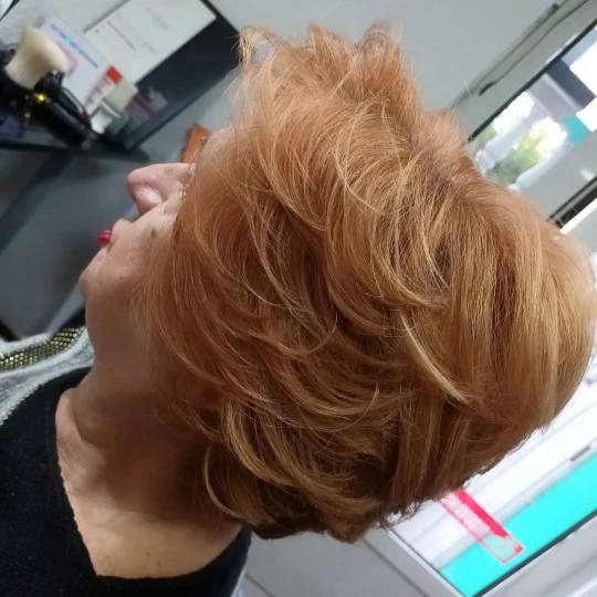 Tmins - My Way Palilula #beograd Feniranje i stilizovanje Žensko šišanje + feniranje - kosa sredn