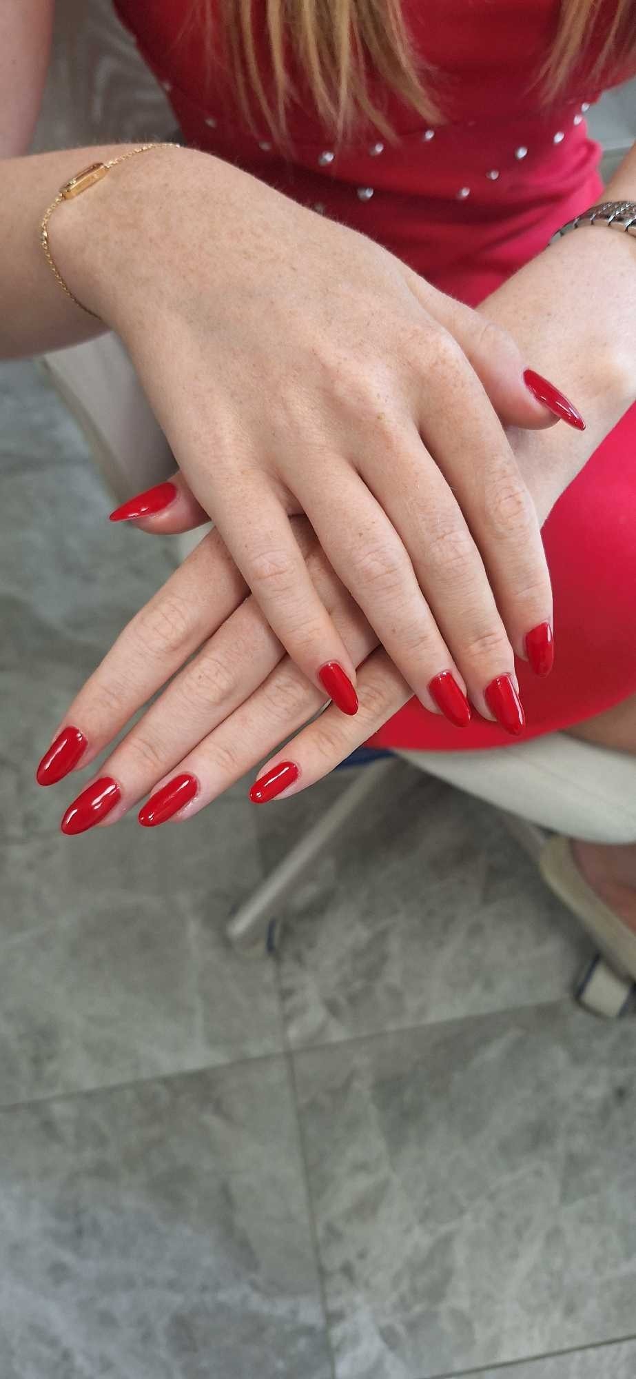 Monstera beauty salon #beograd Korekcija noktiju Korekcija izlivanja noktiju gelom