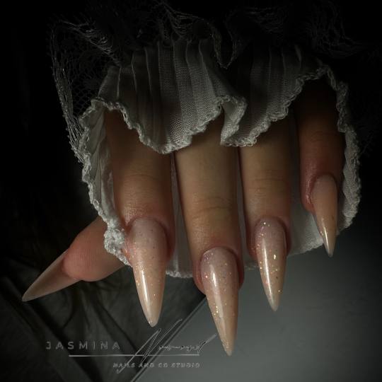 Beauty Care S&N team #novisad Izlivanje noktiju Izlivanje noktiju gelom - L dužina